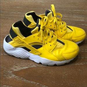 Nike Huarache Big Kids Yellow Shoes Size 6.5 Y